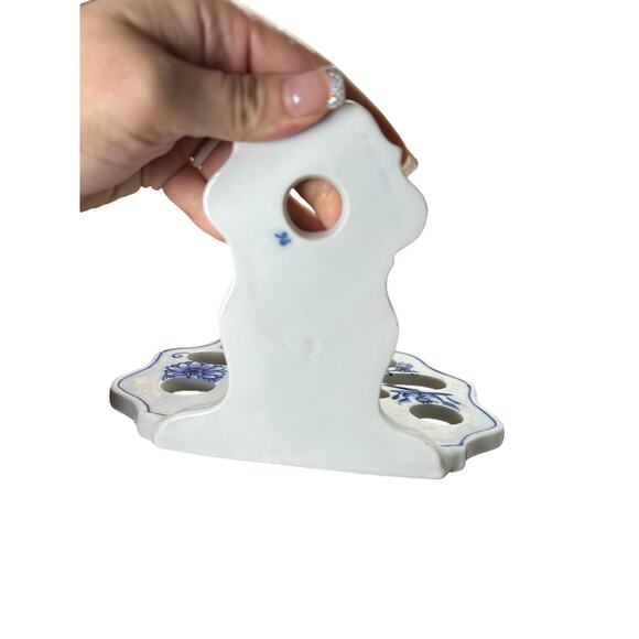 Vtg Meissen style Blue Onion Wall Utensil Holder - 10 slots- cottagecore - Picture 2 of 12